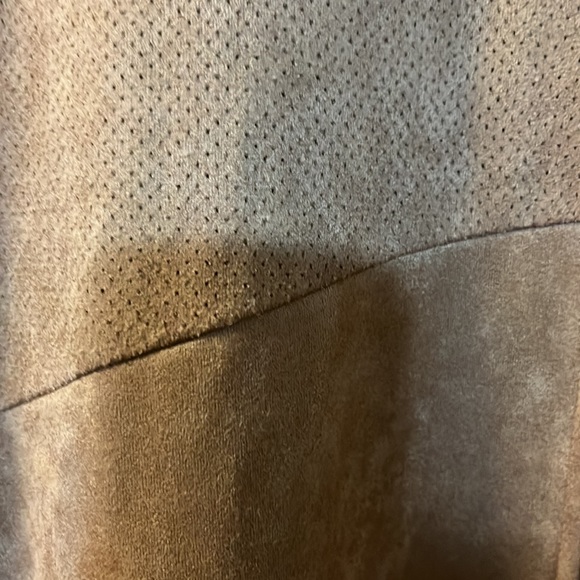 Suede top with fringe - Picture 3 of 3